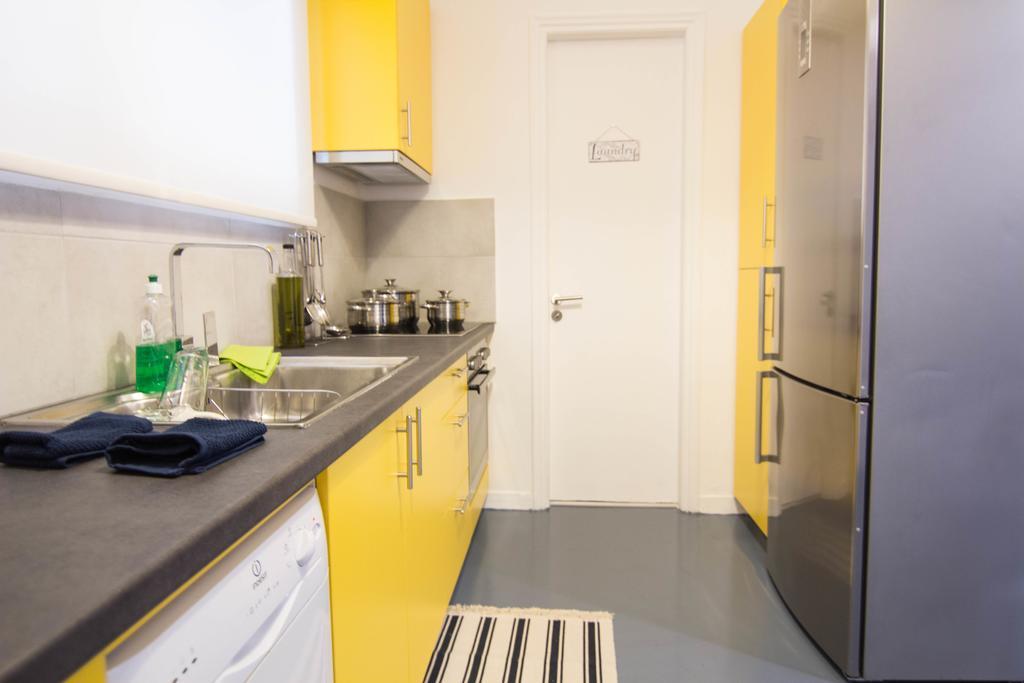 Athenian Blue - Family Apt 5' Minutes From Acropolis Museum 외부 사진